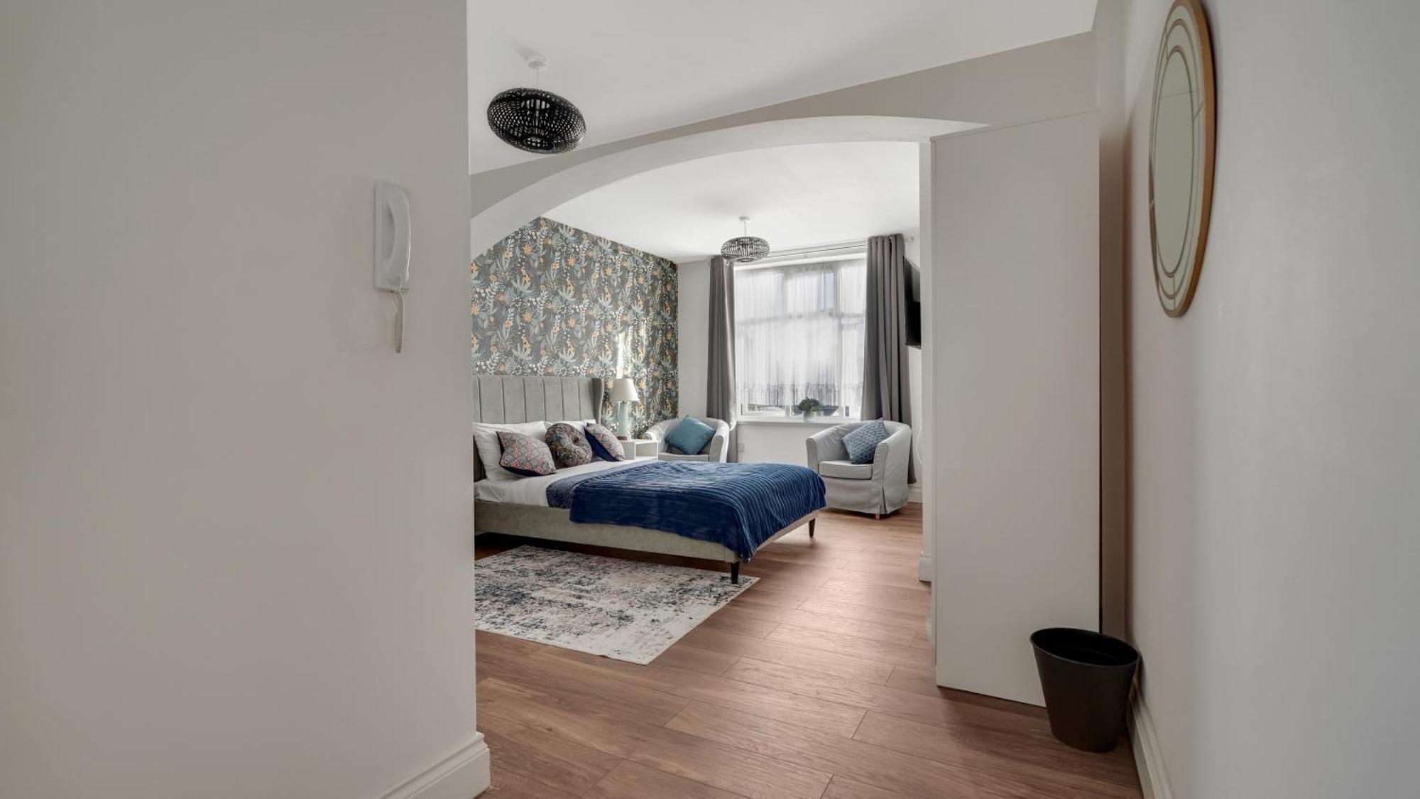 Place To Stay In Longbridge Barking  Esterno foto