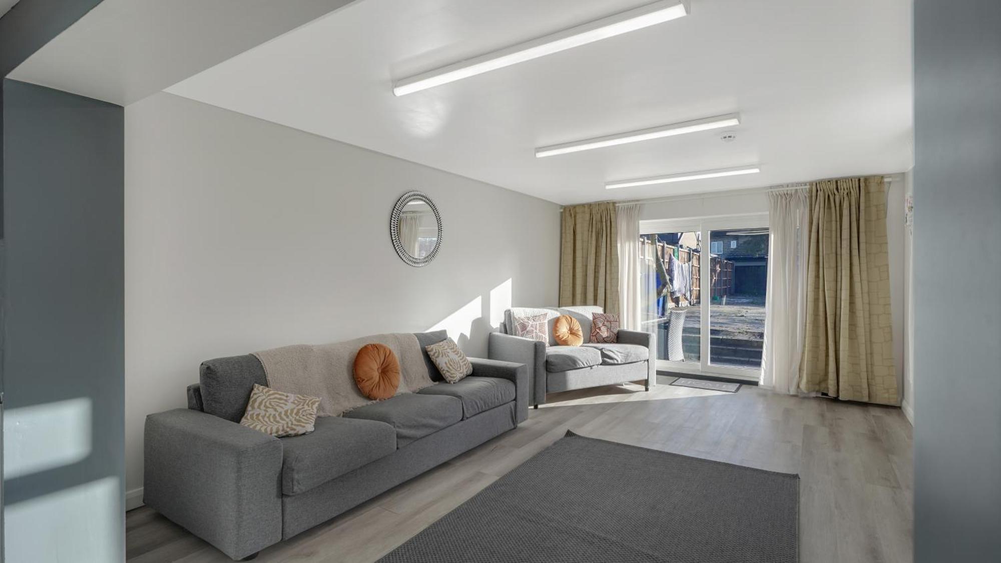Place To Stay In Longbridge Barking  Esterno foto