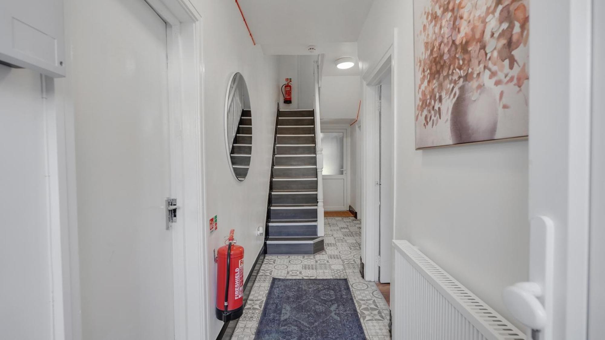 Place To Stay In Longbridge Barking  Esterno foto