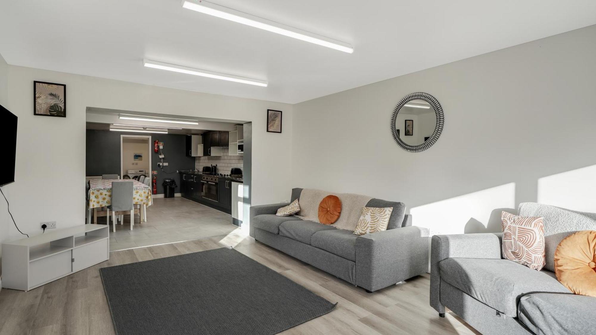 Place To Stay In Longbridge Barking  Esterno foto