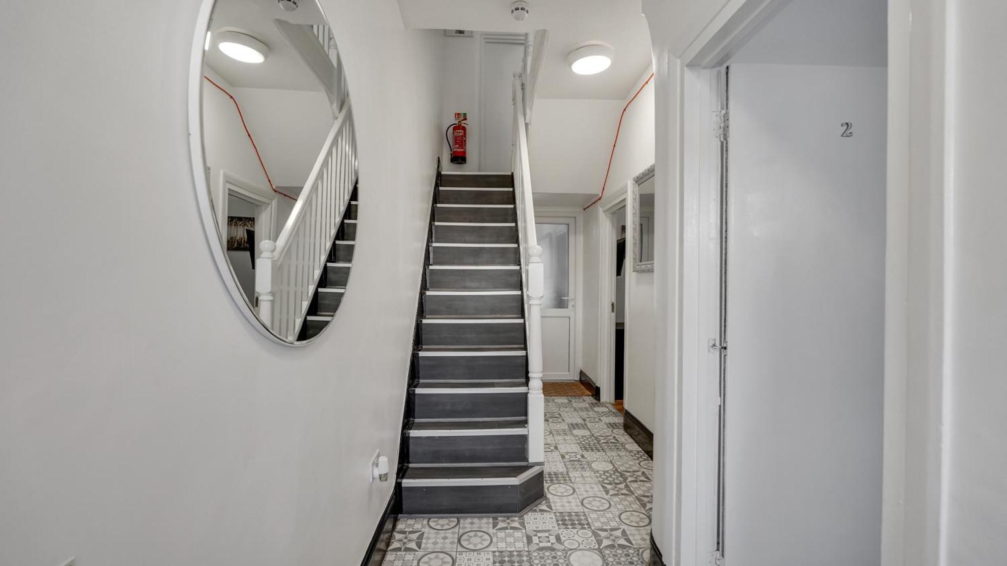 Place To Stay In Longbridge Barking  Esterno foto