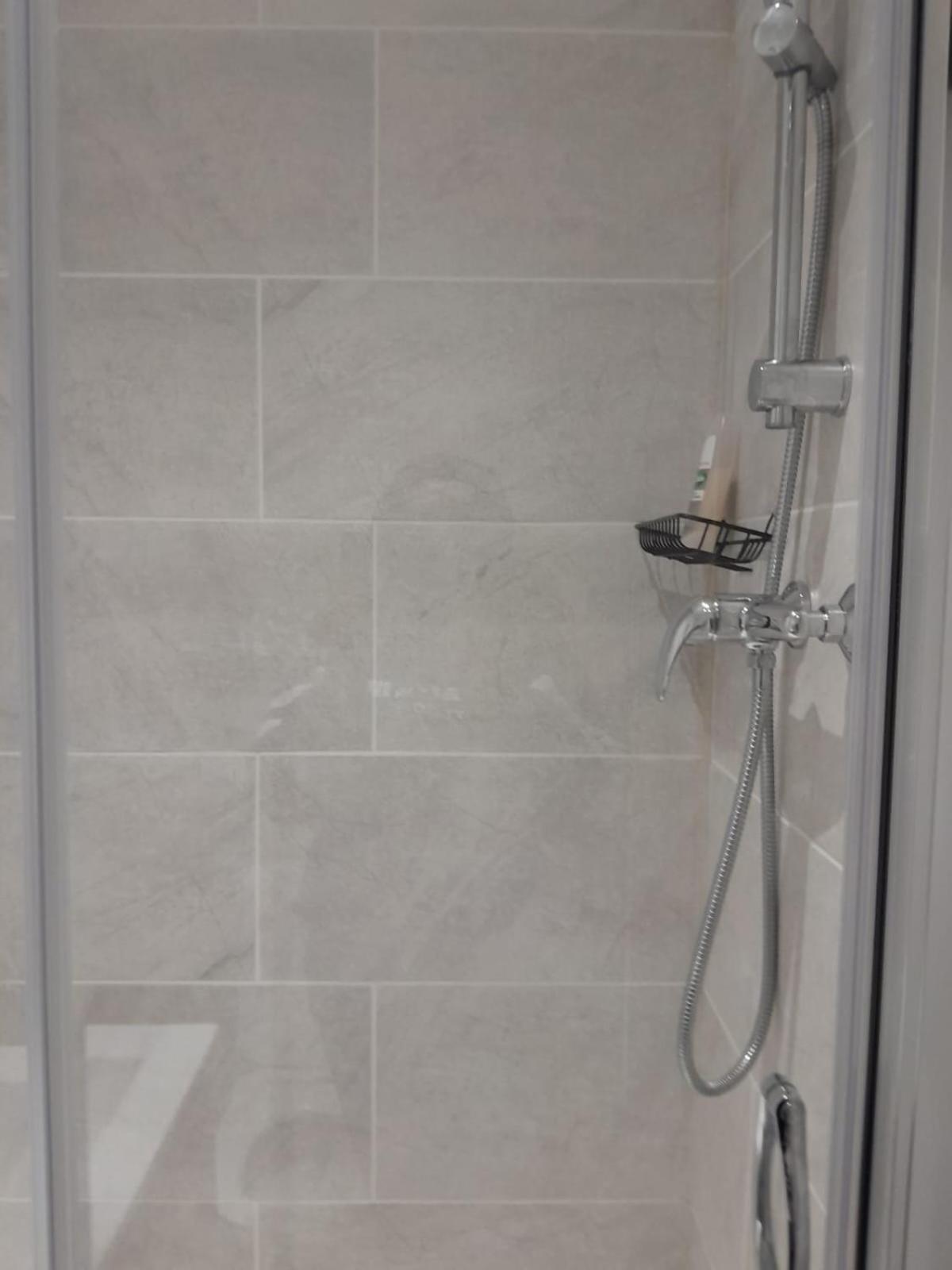 Place To Stay In Longbridge Barking  Esterno foto